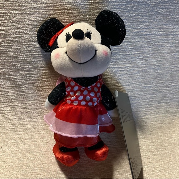 Disney Minnie Mouse NuiMOs and Color me Courtney dress set - Picture 3 of 6